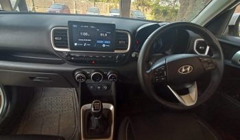 Hyundai Venue SX MT (DSL) White 2020 full