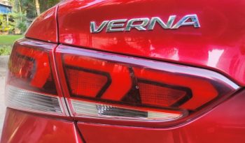 Hyundai Verna SX (O) 2018 DSL RED full